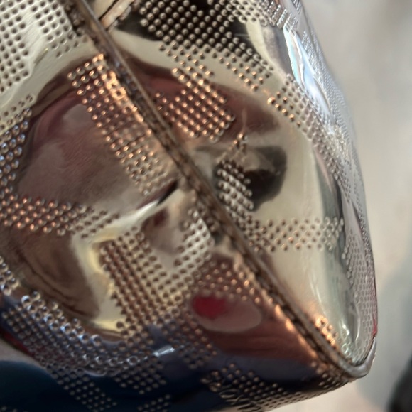 Michael Kors  Metallic silver satchel  Beige leather trim  exterior back pocket - Picture 5 of 16